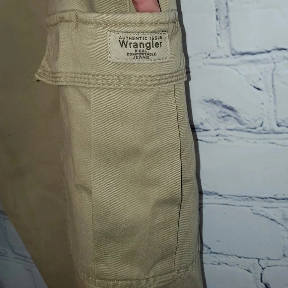 Wrangler Mens Relaxed Cargo Pants Size 34x30 Barley - Picture 7 of 11